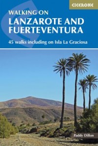 Omslagsbild: Walking on Lanzarote and Fuerteventura av 